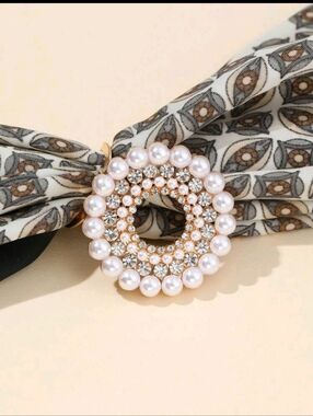 🆕️✨️ PEARL & RHINESTONE GOLD-TONE SCARF CLIP & BROOCH ACCESSORY✨️